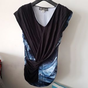ARTISTIX Hooded Sleevless top